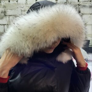 Опушка з хутра фінського енота альбінос